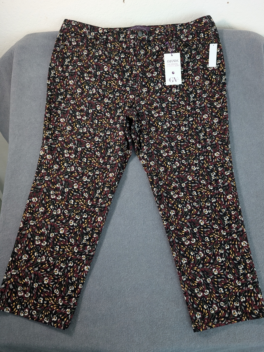 Gloria Vanderbilt Amanda Black Breezy Field Floral Tapered Jeans NWT 22WS